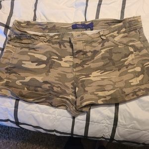 Short camo shorts